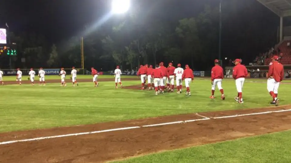 Diablos Rojos se impone a Guerreros en pretemporada