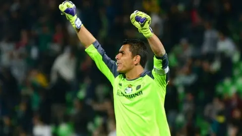 Revive las siete atajadas espectaculares de Oswaldo Sánchez