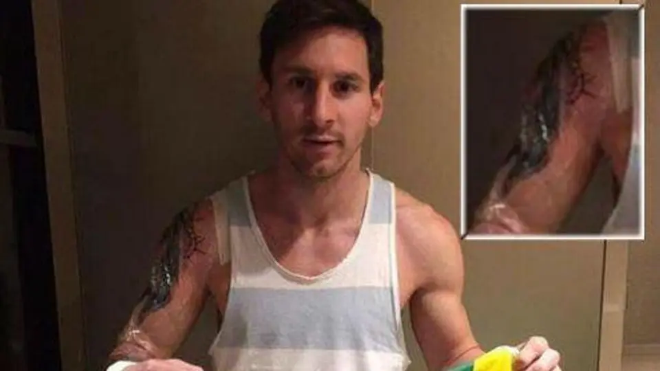 Messi presume nuevo tatuaje en el brazo