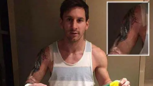 Messi presume nuevo tatuaje en el brazo