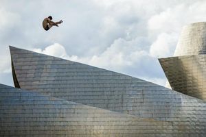 Justin Bieber se lesiona el oído en salto de altura