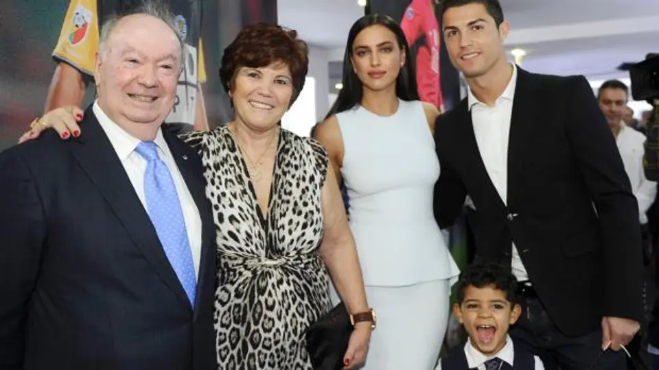 Madre de Cristiano sería la razón de separación con Irina Shayk