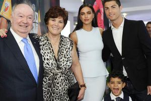 Madre de Cristiano sería la razón de separación con Irina Shayk