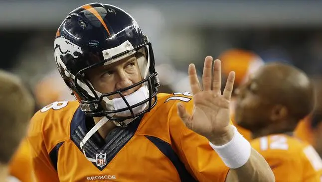 Peyton Manning, multado por insultar a safety de Texanos
