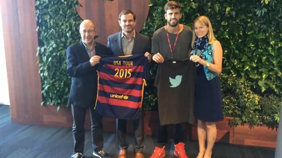 Piqué visita sede de Twitter en San Francisco