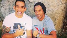 Ronaldinho muestra su apoyo a Werdum para el UFC 188