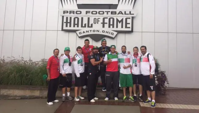 Tri de americano visita Salón de la Fama del futbol