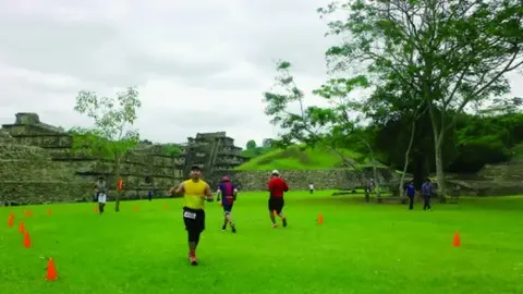 Corre y diviértete en el Maratón Tajín 2015