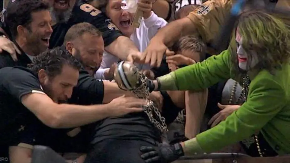 Jimmy Graham ya no saltará a la tribuna luego de sufrir manoseo