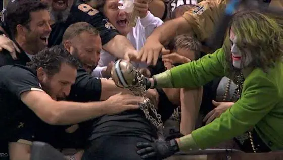 Jimmy Graham ya no saltará a la tribuna luego de sufrir manoseo