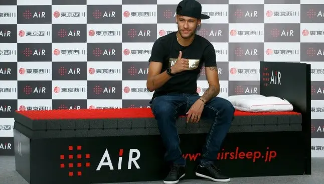 Neymar, multado en Barcelona por vidrios polarizados
