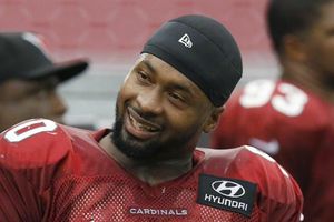 Dockett busca a fan que defendió a policía para darle boletos