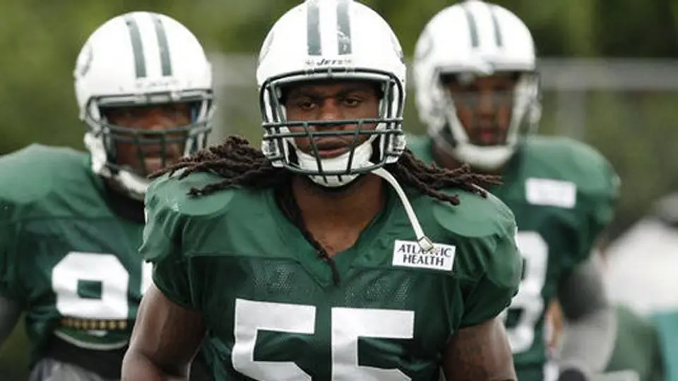 Jugador de Jets, acusado de difundir fotos sexuales de una mujer