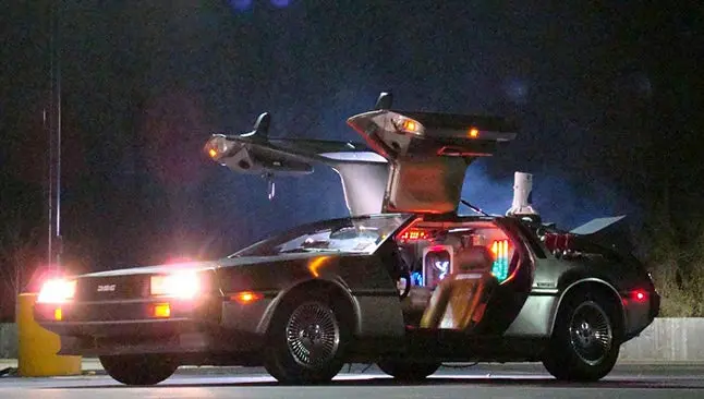 Delorean de Volver al Futuro | ESPECIAL