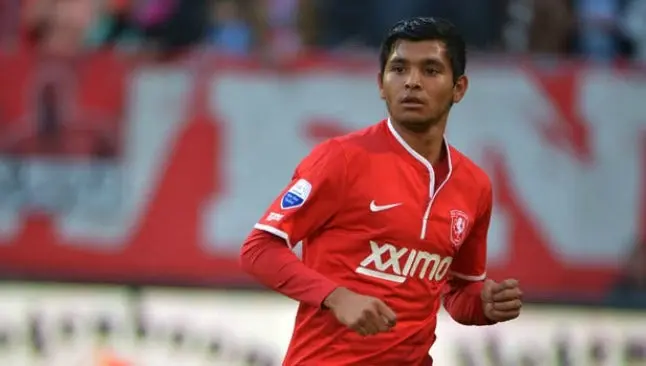 Corona durante un partido con el Twente | TWENTE