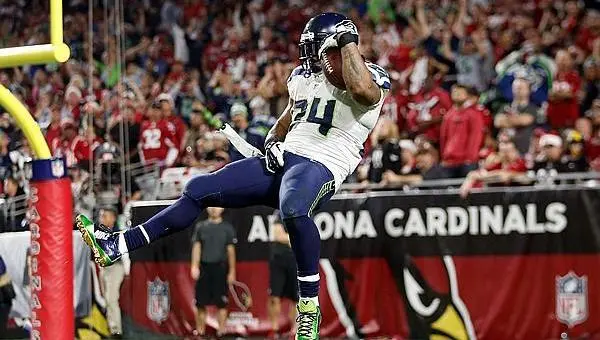 Marshawn Lynch, multado por tomarse la entrepierna en festejo