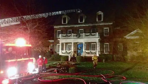 Coach de las Panteras sale ileso de incendio en su casa