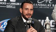 CM Punk podría enfrentar a ex Power Ranger en UFC
