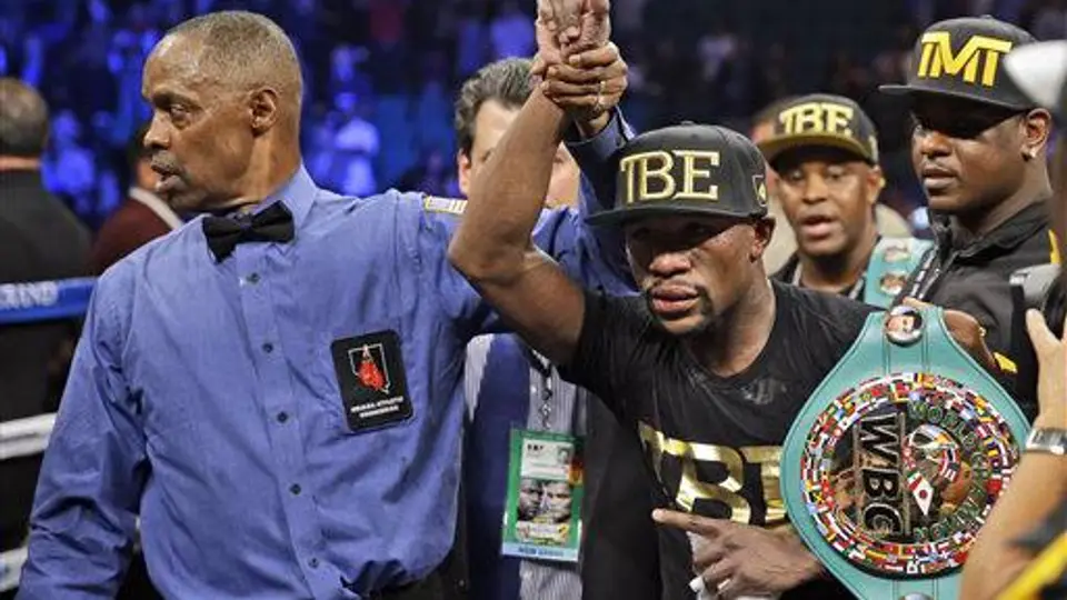 Mayweather no descarta pelea con Pacquiao