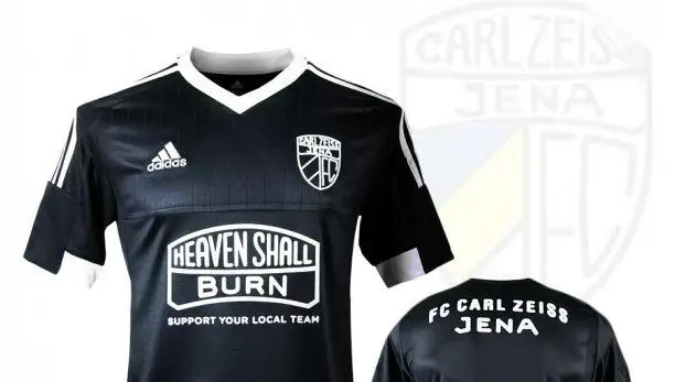 Banda de metal patrocinará un equipo de futbol
