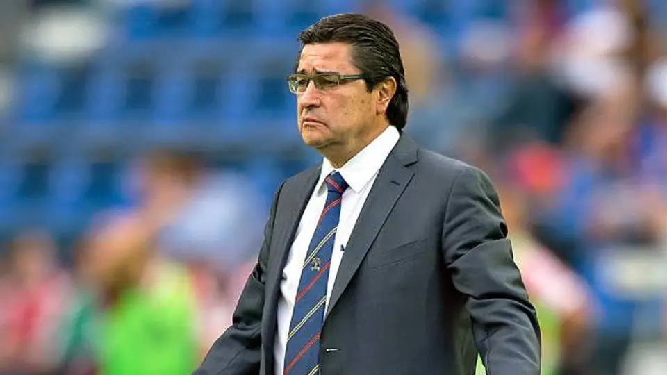 Luis Fernando Tena, fuera de Cruz Azul
