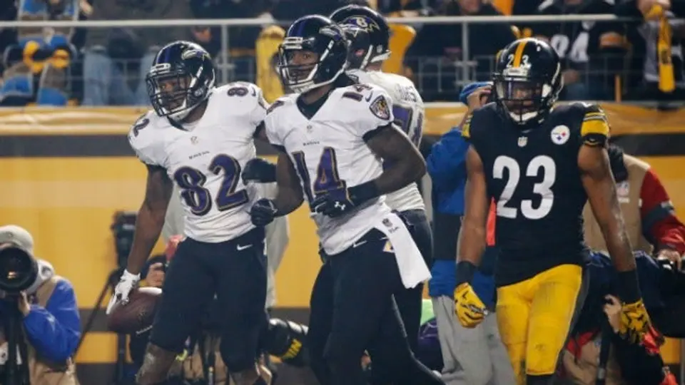 Cuervos sorprende en Heinz Field y vence a Acereros