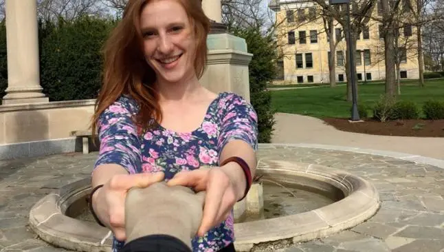 Brazo artificial, el 'selfie stick' más escalofriante