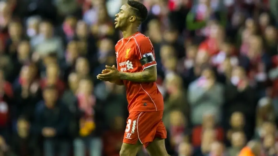 Sterling aparece en video inhalando 'droga de la risa'
