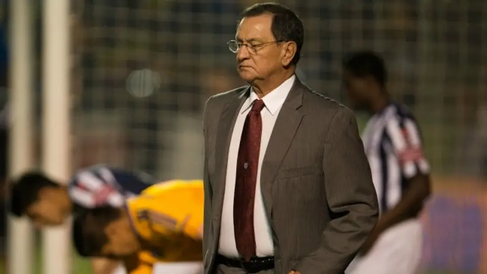 Enrique Meza es destituido como técnico de Pachuca