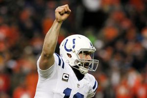 Luck podría hacer historia contra Patriotas