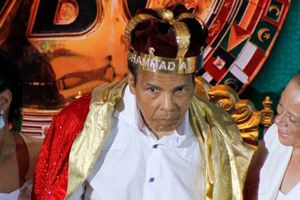 Muhammad Ali es hospitalizado por neumonía