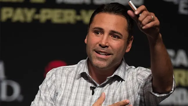 Óscar de la Hoya reitera que permanecerá en el retiro