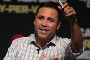 Óscar de la Hoya reitera que permanecerá en el retiro