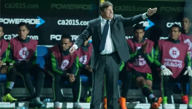 Miguel Herrera durante un partido de México | IMAGO7