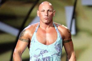 Demandan a la WWE por no prevenir daños cerebrales