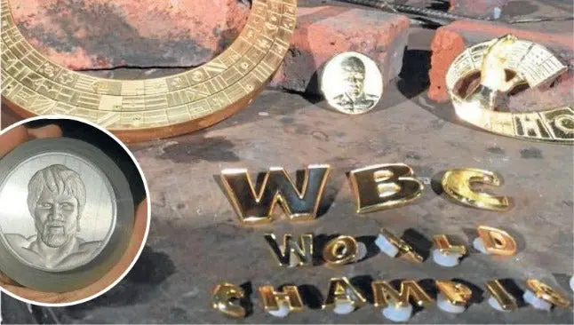 Mexicanos elaboran cinturón para Mayweather vs Pacquiao