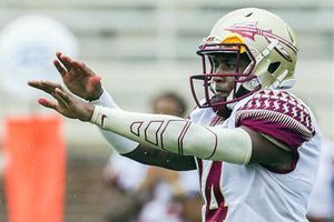 QB de Florida State, expulsado tras golpear a una mujer