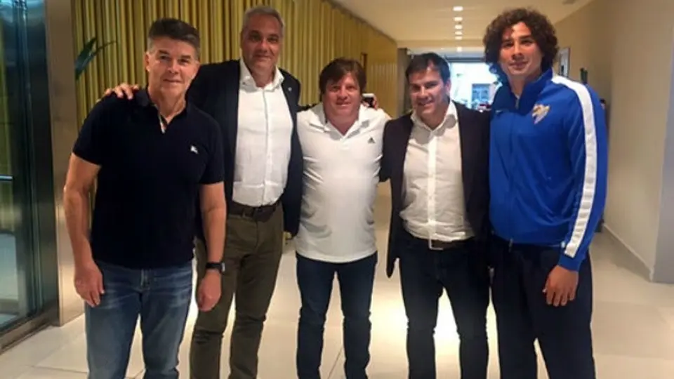 Piojo Herrera visita a Guillermo Ochoa en Madrid
