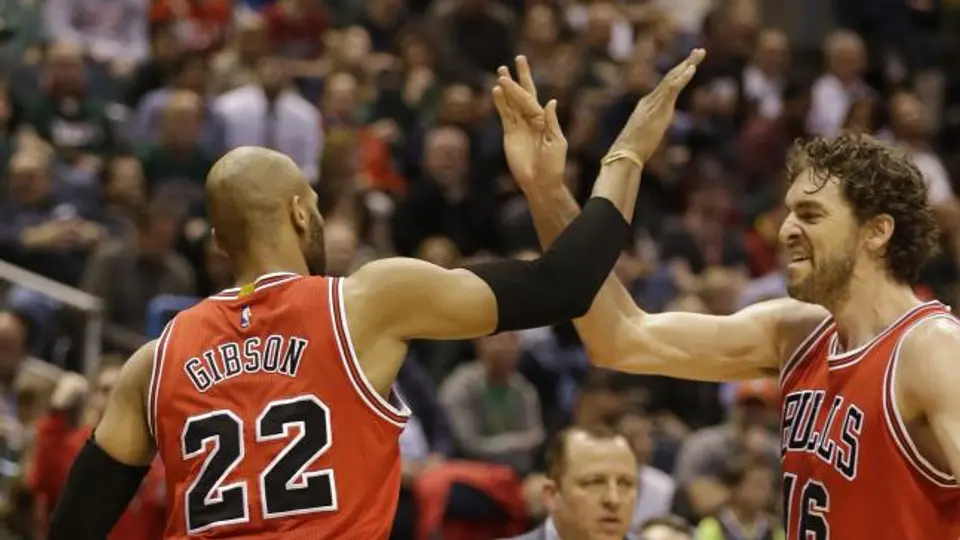 Bulls aplasta a Milwaukee y avanza a Semifinales