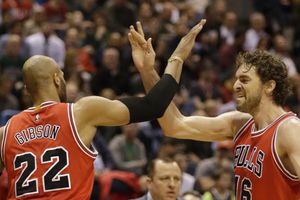 Bulls aplasta a Milwaukee y avanza a Semifinales