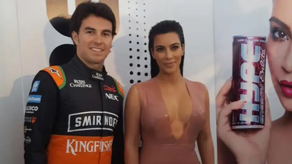 Checo Pérez se divierte con Kim Kardashian en fiesta