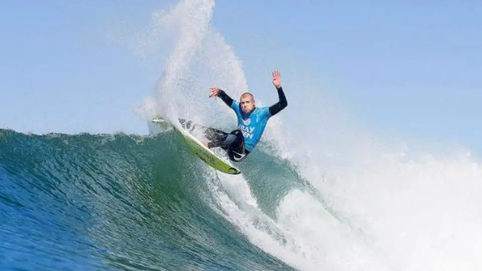 Surfista considera "milagro" salir ileso de ataque de tiburón