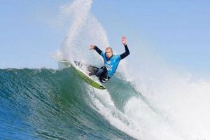 Surfista considera "milagro" salir ileso de ataque de tiburón