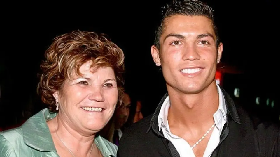Madre de Cristiano lo ve feliz tras romper con Irina