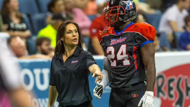 Cardenales contrata coach mujer