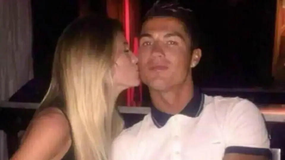 Cristiano invita a cenar a mujer que perdió su celular