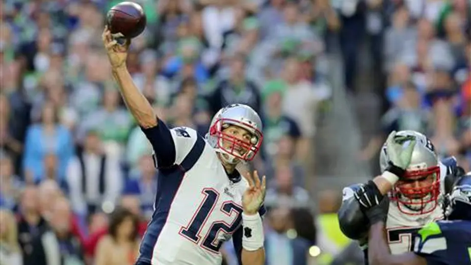 NFL planearía larga suspensión para Tom Brady