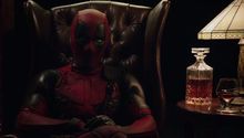 Deadpool ironiza en video para anunciar su trailer