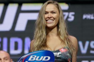 Rousey entrará gratis a pelea Pacquiao vs Mayweather