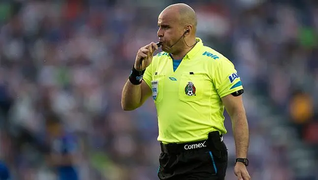 Francisco Chacón durante el Cruz Azul vs Chivas | MEXSPORT